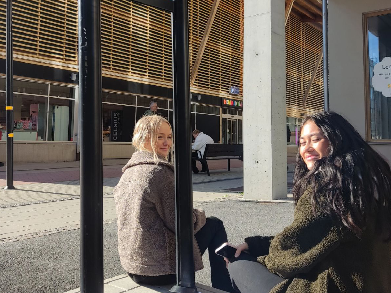 Varma platser: Designdialog för ungdomsinflytande i offentliga rum