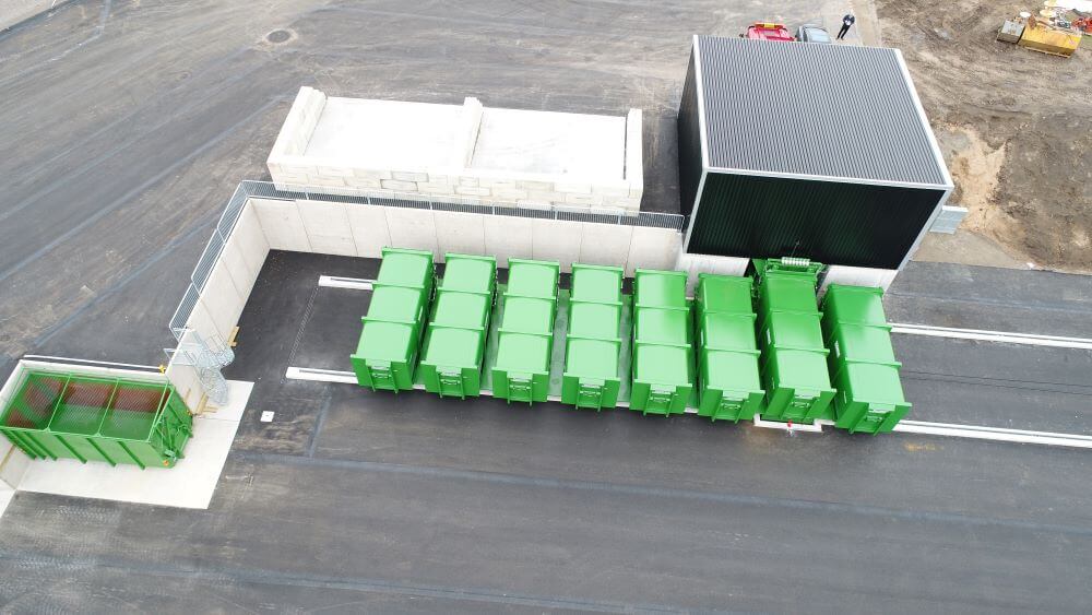 Omlastningsstation för förpackningsinsamling.